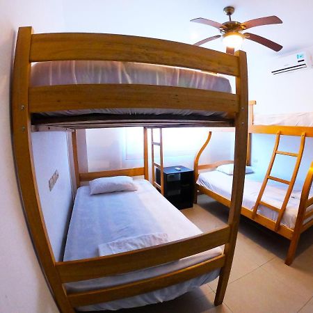 Kiwi Suites Hostel Montañita Eksteriør billede
