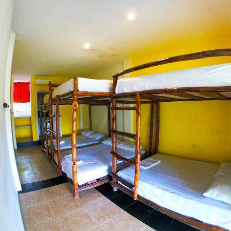Kiwi Suites Hostel Montañita Eksteriør billede