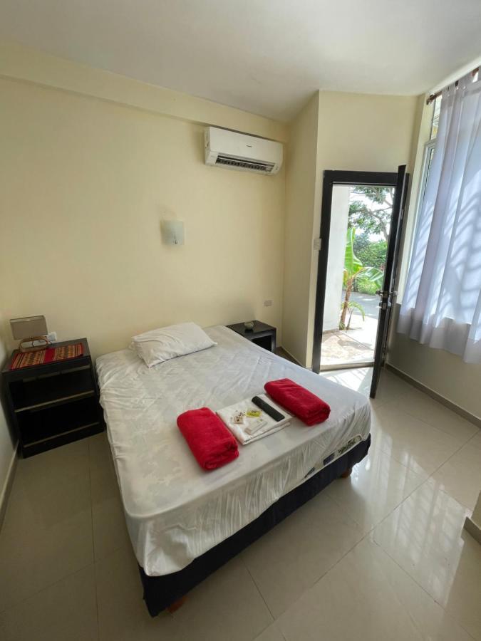 Kiwi Suites Hostel Montañita Eksteriør billede