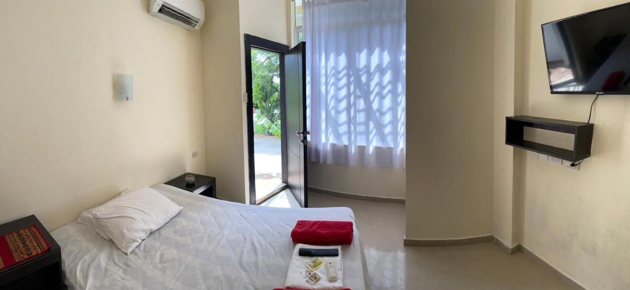 Kiwi Suites Hostel Montañita Eksteriør billede