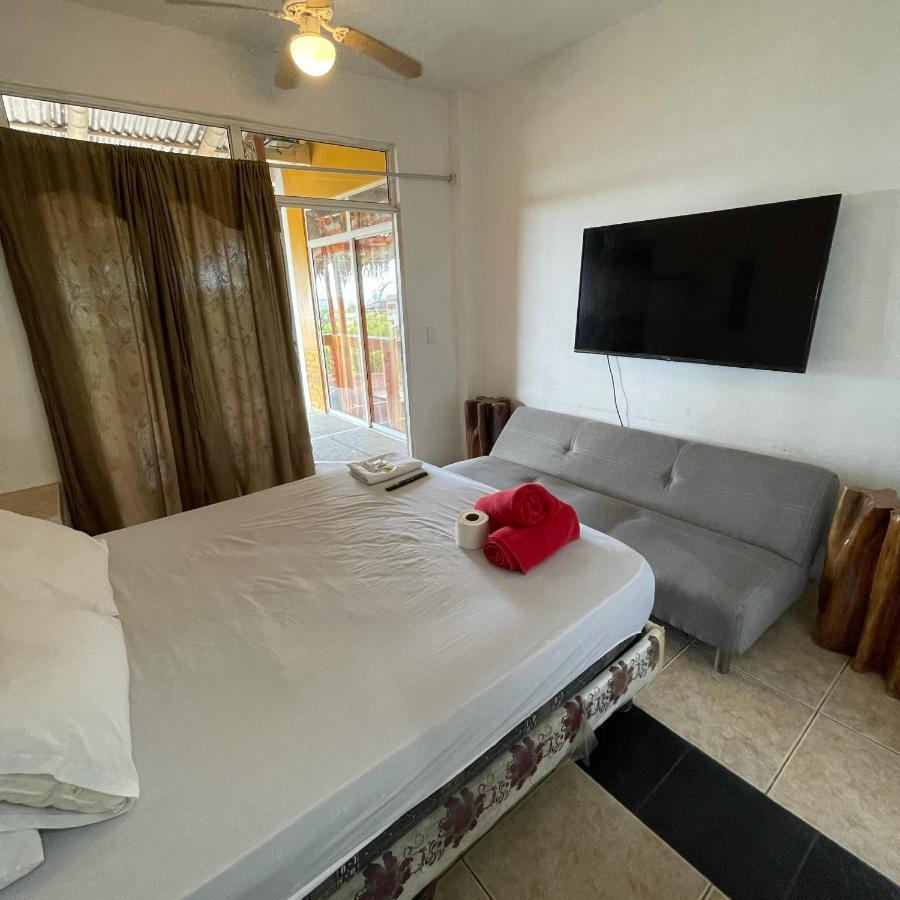 Kiwi Suites Hostel Montañita Eksteriør billede