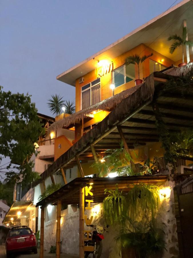 Kiwi Suites Hostel Montañita Eksteriør billede